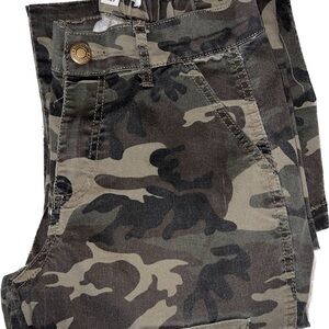 Sold Disclosure Camouflage Cargo Shorts